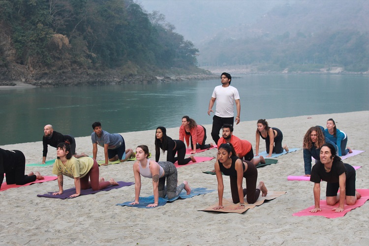 Yoga practice space at 100 Hours Yoga Teacher Training in Rishikesh – Rishikesh Yoga School retreat